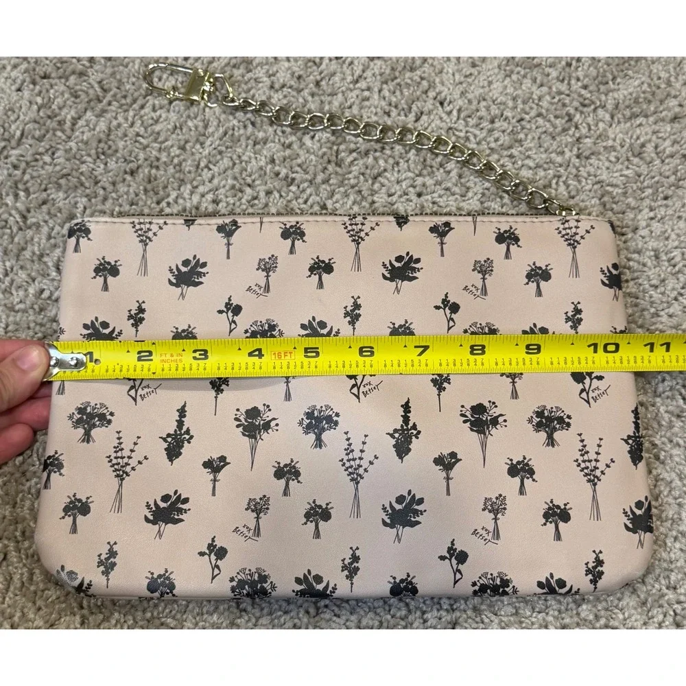 Betsey‎ Johnson Floral Pouch Pink Faux Leather Wristlet Chain Bag Gold Heart